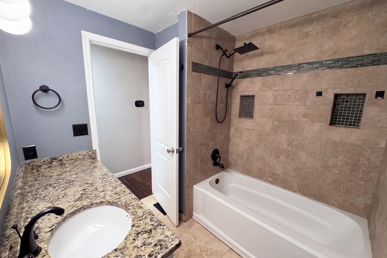 Photo 11 of 21 of 7022 160th Street Ct E, Puyallup, WA