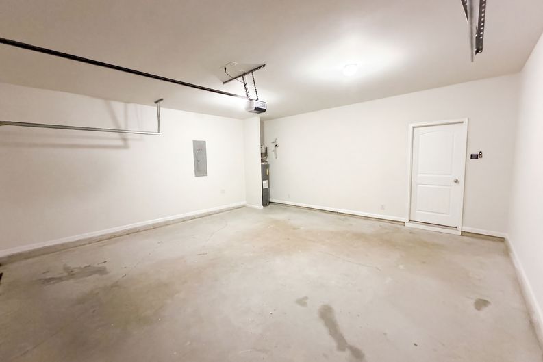 Photo 34 of 41 of 821 Walnut Woods Dr, Braselton, GA
