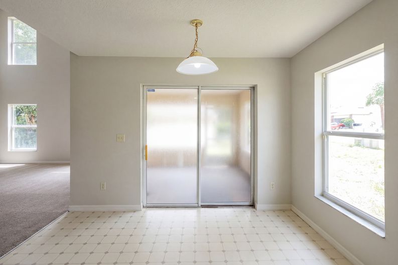 Photo 10 of 24 of 1021 Dekleva Dr, Apopka, FL