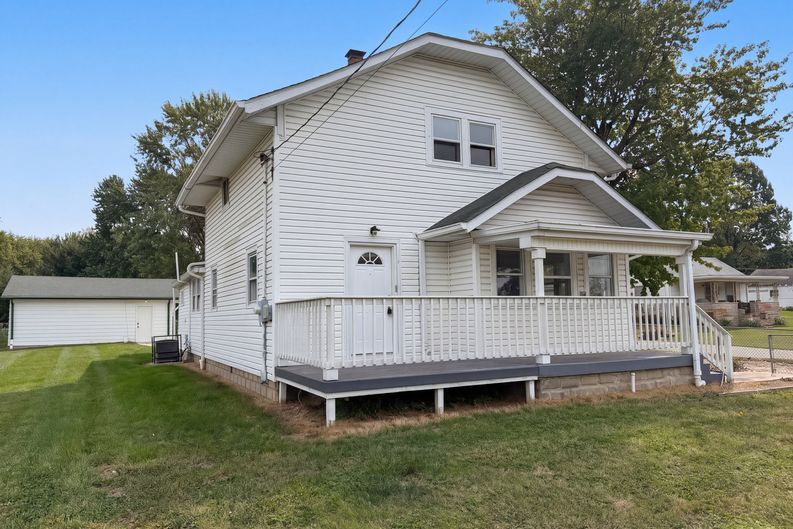 Photo 18 of 20 of 5125 S Walcott St, Indianapolis, IN