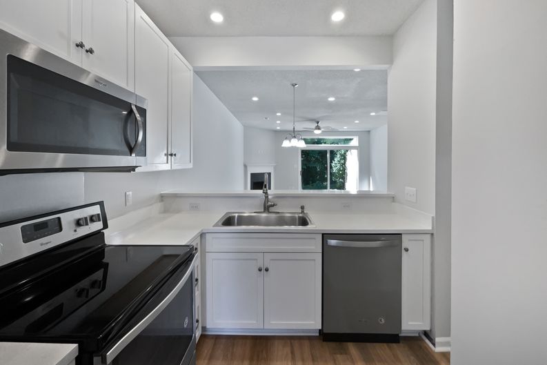 Photo 6 of 24 of 9065 Cinnabay Dr, Charlotte, NC