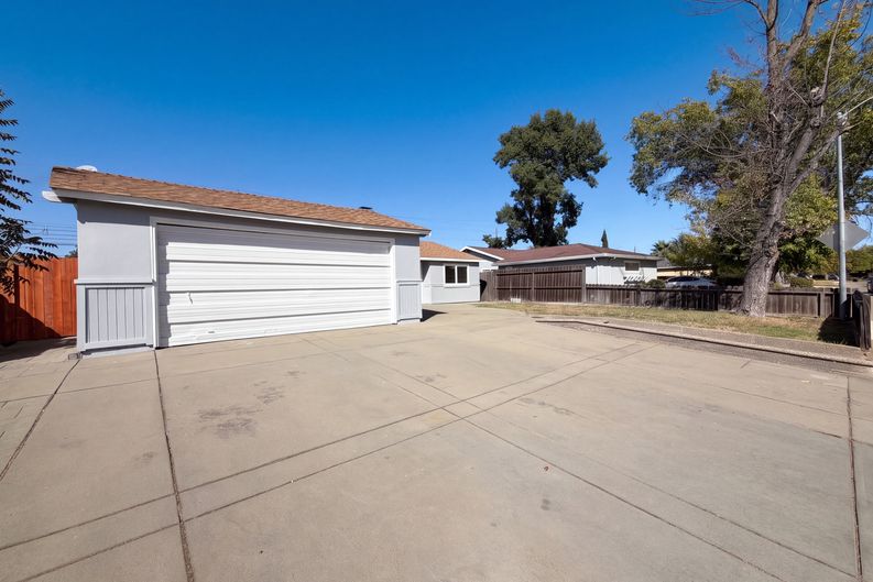 Photo 19 of 20 of 10605 Olson Dr, Rancho Cordova, CA