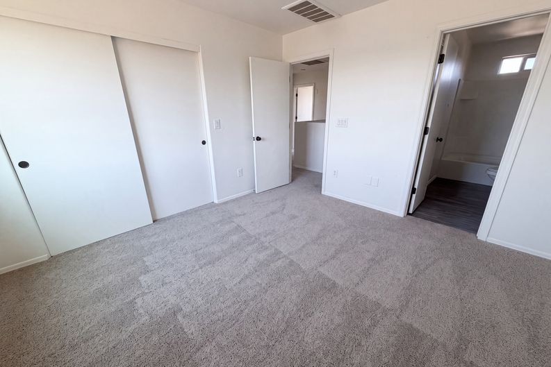 Photo 4 of 21 of 935 W Placita Canalito, Green Valley, AZ