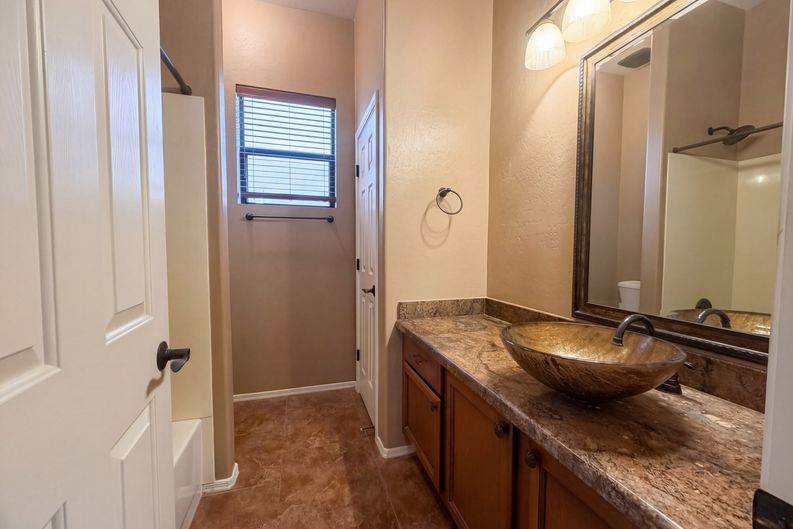 Photo 13 of 17 of 6915 E Portia St, Mesa, AZ