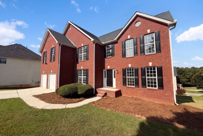 Photo 17 of 39 of 910 Paper Creek Dr, Lawrenceville, GA