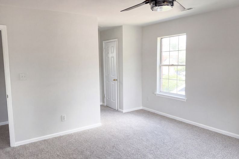 Photo 18 of 25 of 625 E Princess Anne Rd, Norfolk, VA