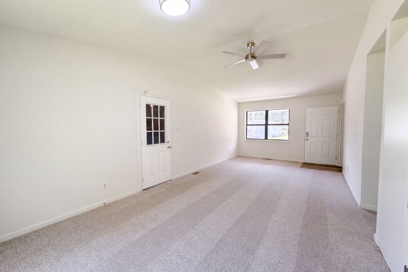 Photo 8 of 20 of 112 Alden St, Troy, MO