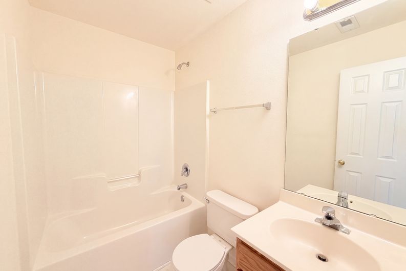 Photo 14 of 19 of 10215 Orchard Grass Ct, Charlotte, NC