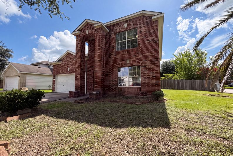Photo 17 of 22 of 16519 Eaglewood Shadows Dr, Sugar Land, TX