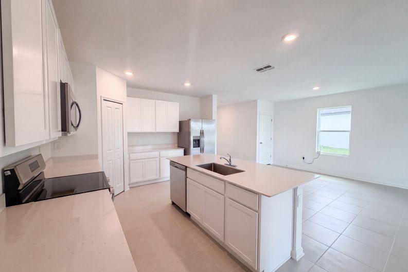 Photo 8 of 21 of 4373 River Beacon Blvd, Davenport, FL