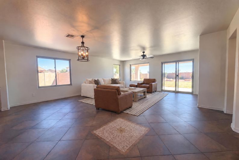 Photo 5 of 18 of 859 W Desert Seasons Dr, San Tan Valley, AZ