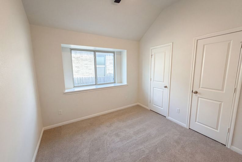 Photo 10 of 19 of 543 Tanda Ln, Hutto, TX