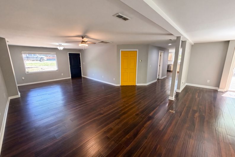 Photo 11 of 31 of 1322 Carolyn Dr, Charlotte, NC
