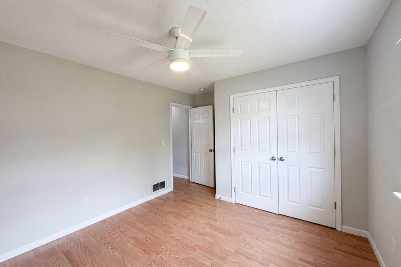 Photo 12 of 28 of 195 Brackbill Ct, Pickerington, OH