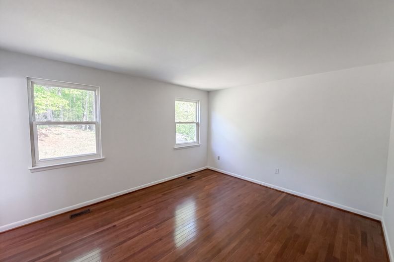 Photo 4 of 29 of 12708 Lampton Ln, Fort Washington, MD