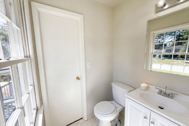 Photo 13 of 20 of 5807 Cobbrook Dr, Ellenwood, GA