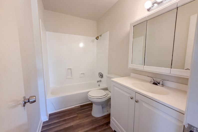 Photo 14 of 24 of 7023 Shindler Dr, Jacksonville, FL