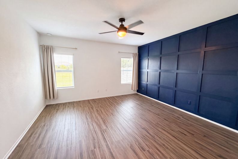 Photo 4 of 16 of 424 Wolf Springs Rd, Georgetown, TX