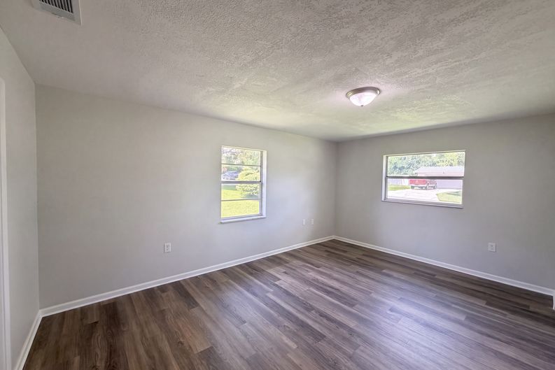 Photo 4 of 19 of 4918 Denise Ave, Lakeland, FL