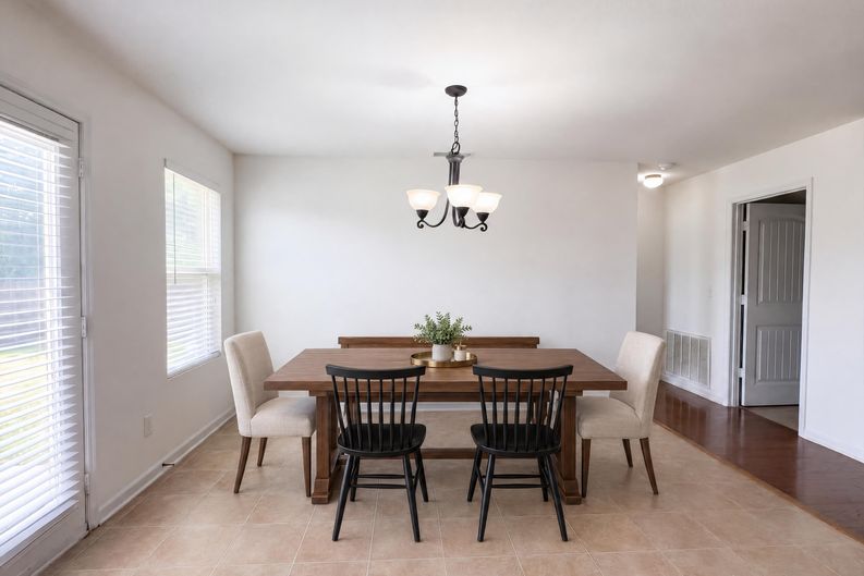 Photo 8 of 26 of 172 Bermuda Lakes Dr, Meridianville, AL