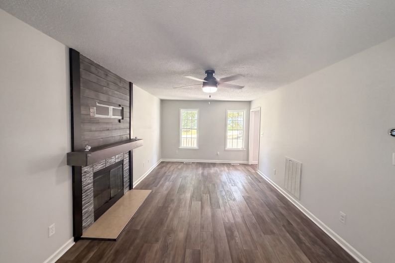 Photo 8 of 18 of 255 Rocky Point Ct, Fuquay Varina, NC