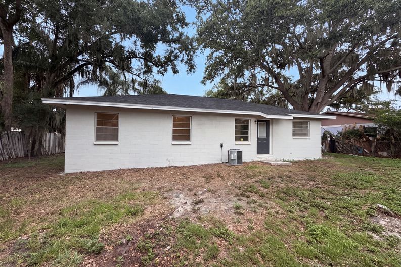 Photo 5 of 20 of 4209 E Alene Dr, Tampa, FL