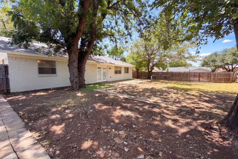Photo 23 of 24 of 6601 Oaklawn Dr, Watauga, TX