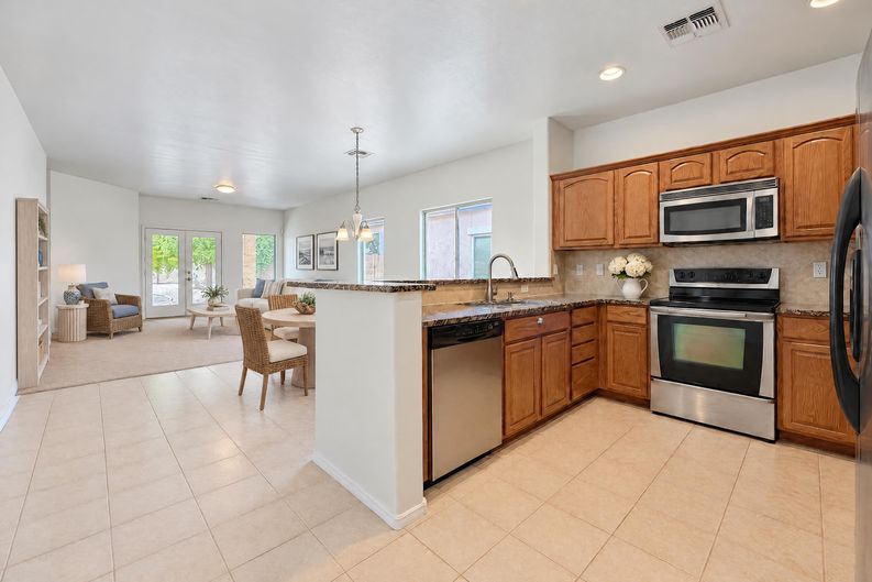 Photo 4 of 17 of 28314 N Crimm Rd, San Tan Valley, AZ