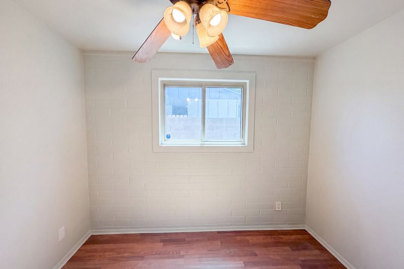 Photo 4 of 22 of 2027 W Corrine Dr, Phoenix, AZ