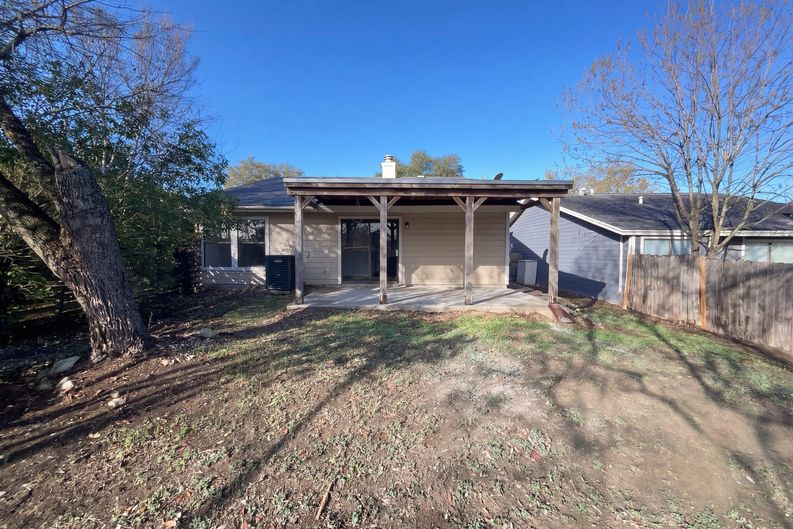 Photo 5 of 16 of 15009 Winter View Dr, San Antonio, TX