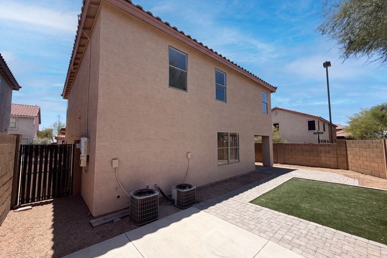 Photo 5 of 27 of 7500 E Deer Valley Rd, Scottsdale, AZ
