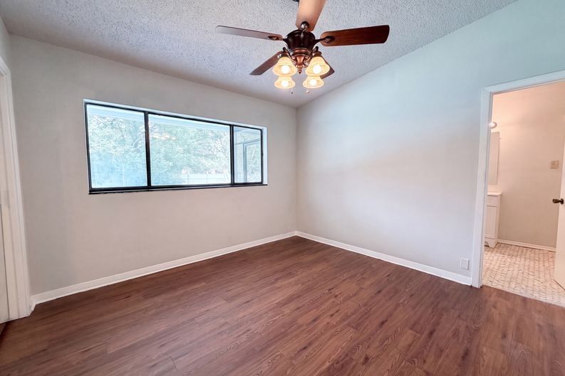 Photo 4 of 21 of 1605 Raiford Rd, Starke, FL