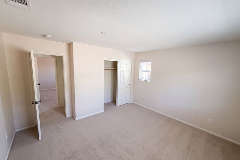 Photo 12 of 19 of 40959 Vauxhall Ct, Lake Elsinore, CA