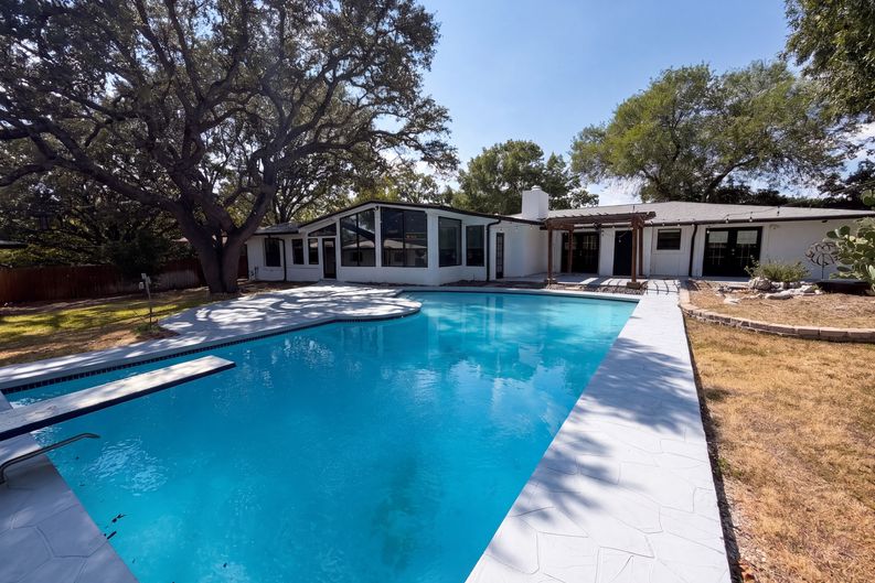 Photo 5 of 25 of 106 Briarcliff Dr, San Antonio, TX