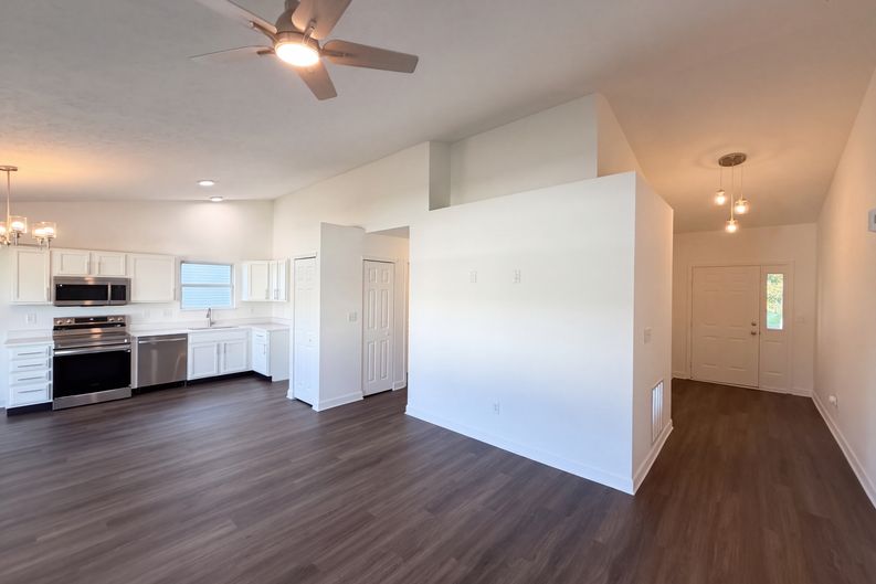 Photo 9 of 20 of 8051 Painted Pony Dr, Indianapolis, IN