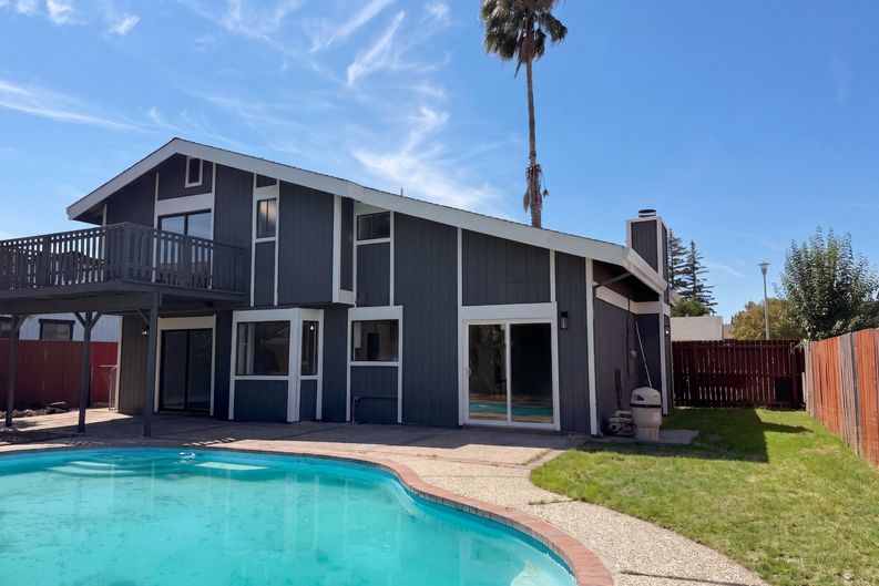Photo 5 of 46 of 6005 La Castana Way, Sacramento, CA
