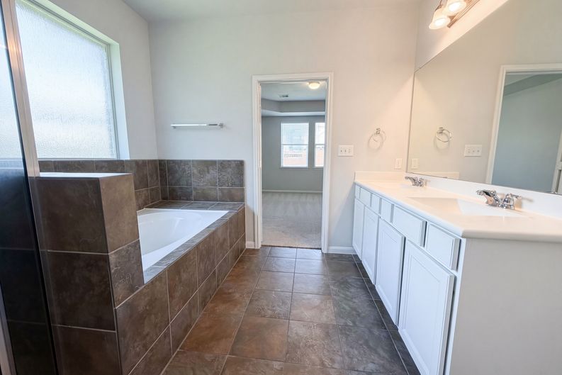 Photo 6 of 24 of 26306 Fox Ridge Ln, Katy, TX