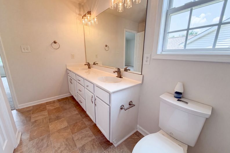 Photo 13 of 17 of 5714 Waverly Lynn Ln, Charlotte, NC