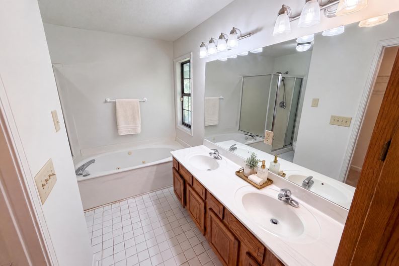 Photo 11 of 28 of 506 Mansard Walk, Alpharetta, GA