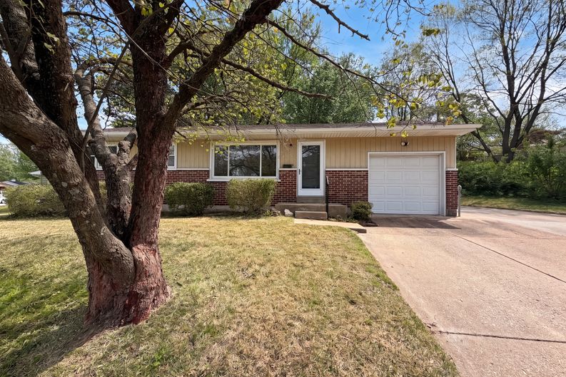 Photo 16 of 19 of 1116 Cunningham Ave, Saint Charles, MO