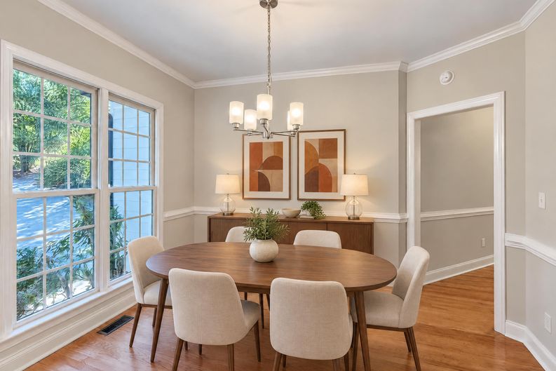 Photo 8 of 29 of 2916 Woodslope Dr, Raleigh, NC