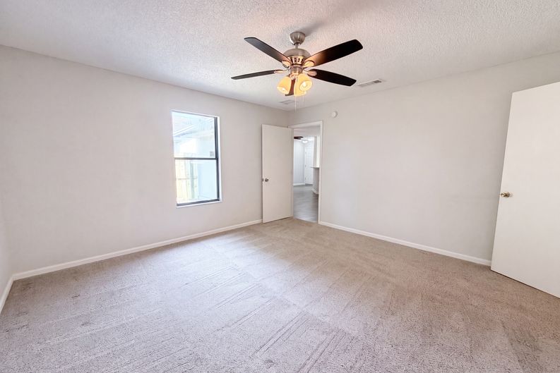 Photo 7 of 17 of 1708 Ashwood Cir, Middleburg, FL