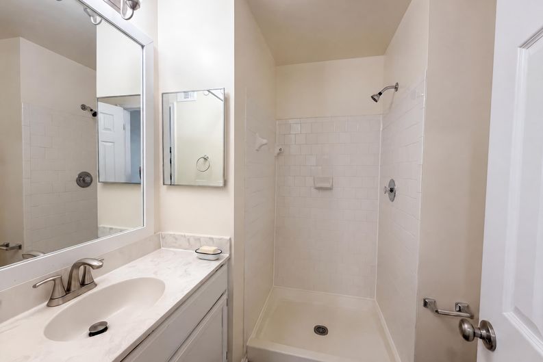 Photo 29 of 48 of 8641 Centerton Ln, Manassas, VA