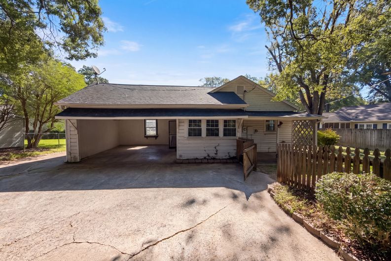 Photo 5 of 29 of 907 S South St, Gastonia, NC
