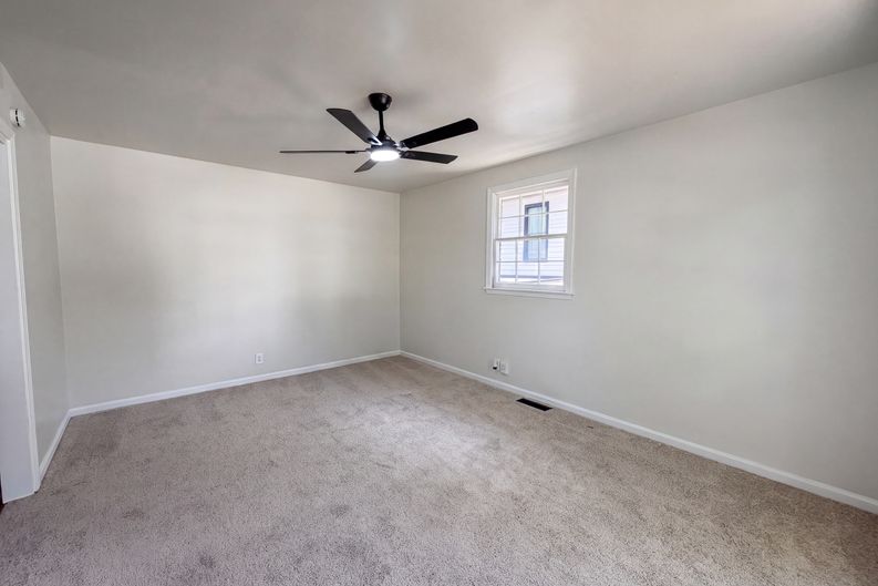 Photo 8 of 16 of 1004 Glenview Dr, Nashville, TN