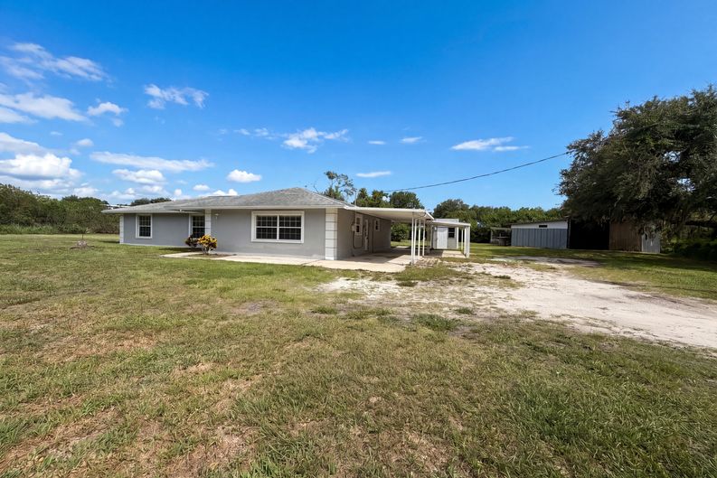 Photo 4 of 34 of 2805 105th St E, Palmetto, FL