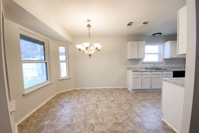 Photo 6 of 16 of 1407 Rose Ave, Killeen, TX