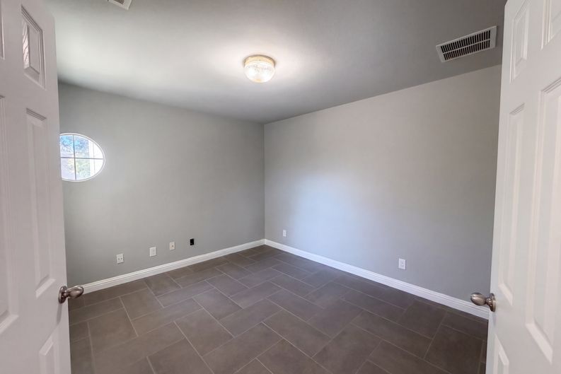 Photo 11 of 21 of 1315 Tumbling River Dr, Leander, TX