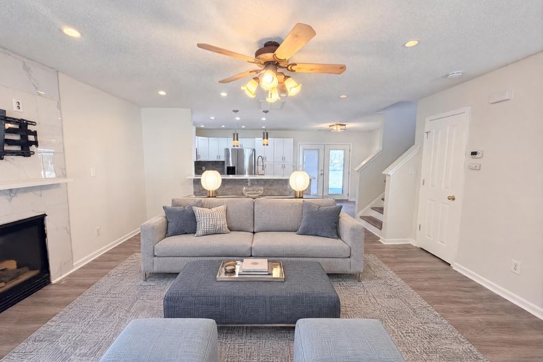 Photo 7 of 18 of 6032 Briggs Dr, Charlotte, NC