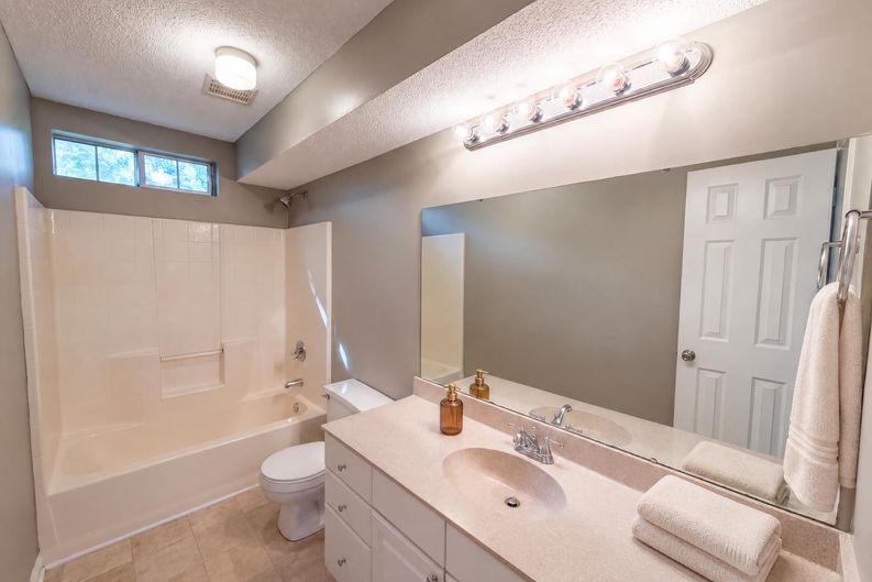 Photo 20 of 28 of 8224 Hunley Ridge Rd, Matthews, NC